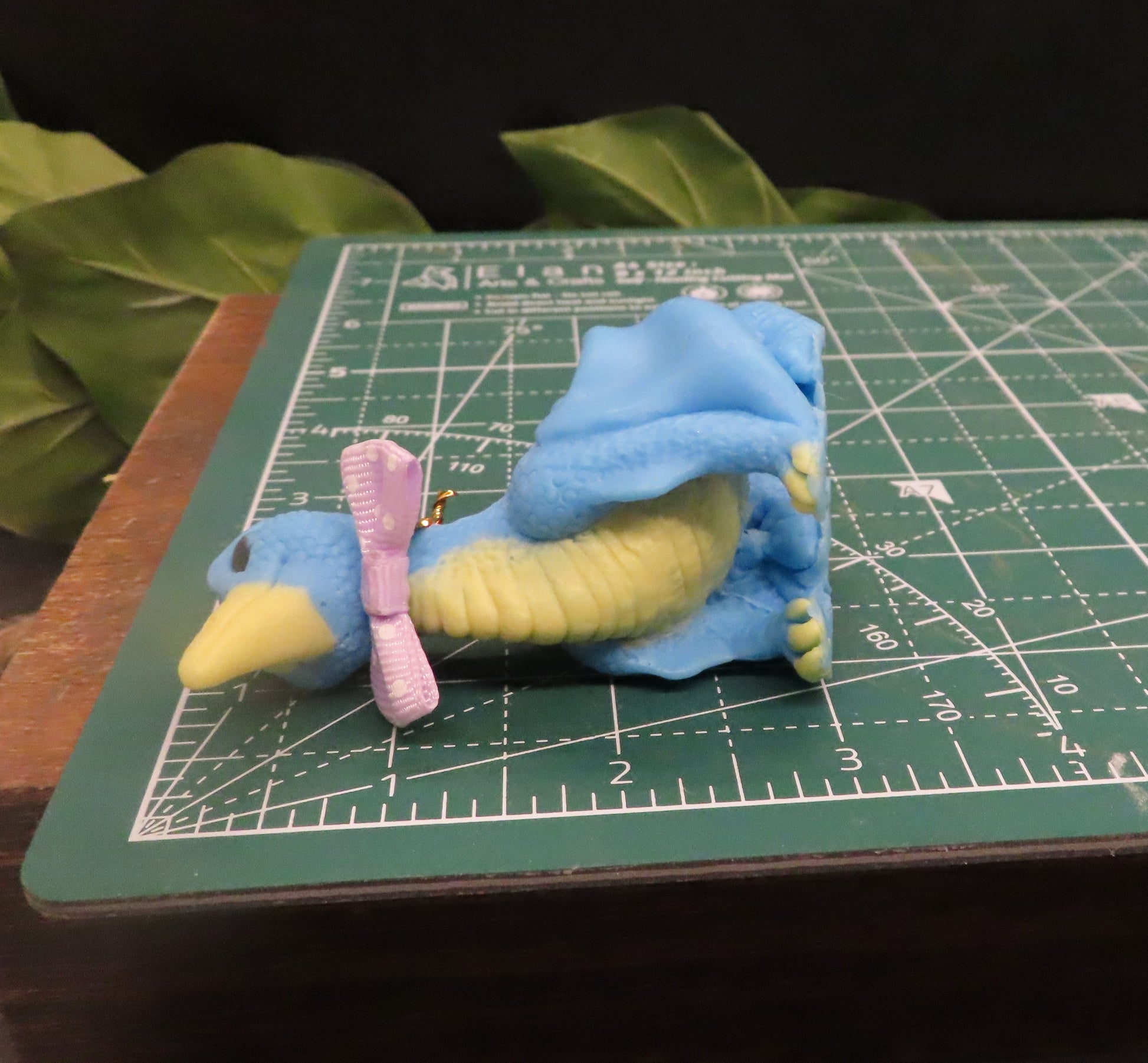 Pterodactylus is 3 inches tall